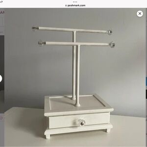 NWT Chloe Jewelry Collection Necklace Stand Jewelry Box